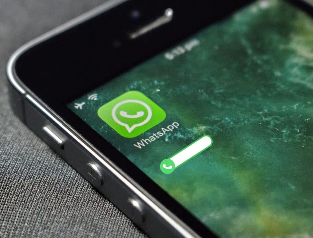Comment regrouper ses messages WhatsApp de contact à part et ceux de groupes à part ?