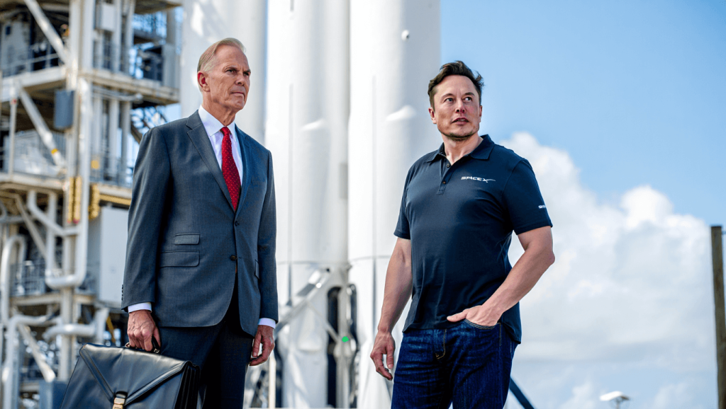 SpaceX: magnat des mines investit massivement et vise un rapprochement avec Musk A mining billionaire made a major bet on SpaceX — and is eyeing potential ties to Musk's company
