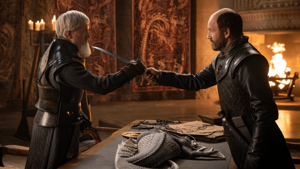 Bande-annonce de House of the Dragon saison 3 épisode 5 : la trahison qui bouleverse l’intrigue A close up of an armor-clad Daemon shouting with his sword pointing forward in House of the Dragon season 3