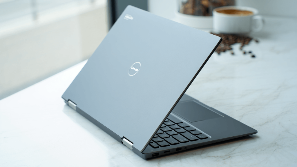 Test du Lenovo Yoga Slim 7i Ultra Aura Edition : ultraléger et performant, mais trop cher Lenovo Yoga Slim 7i Ultra Aura Edition review: A capable ultralight laptop that's way too expensive