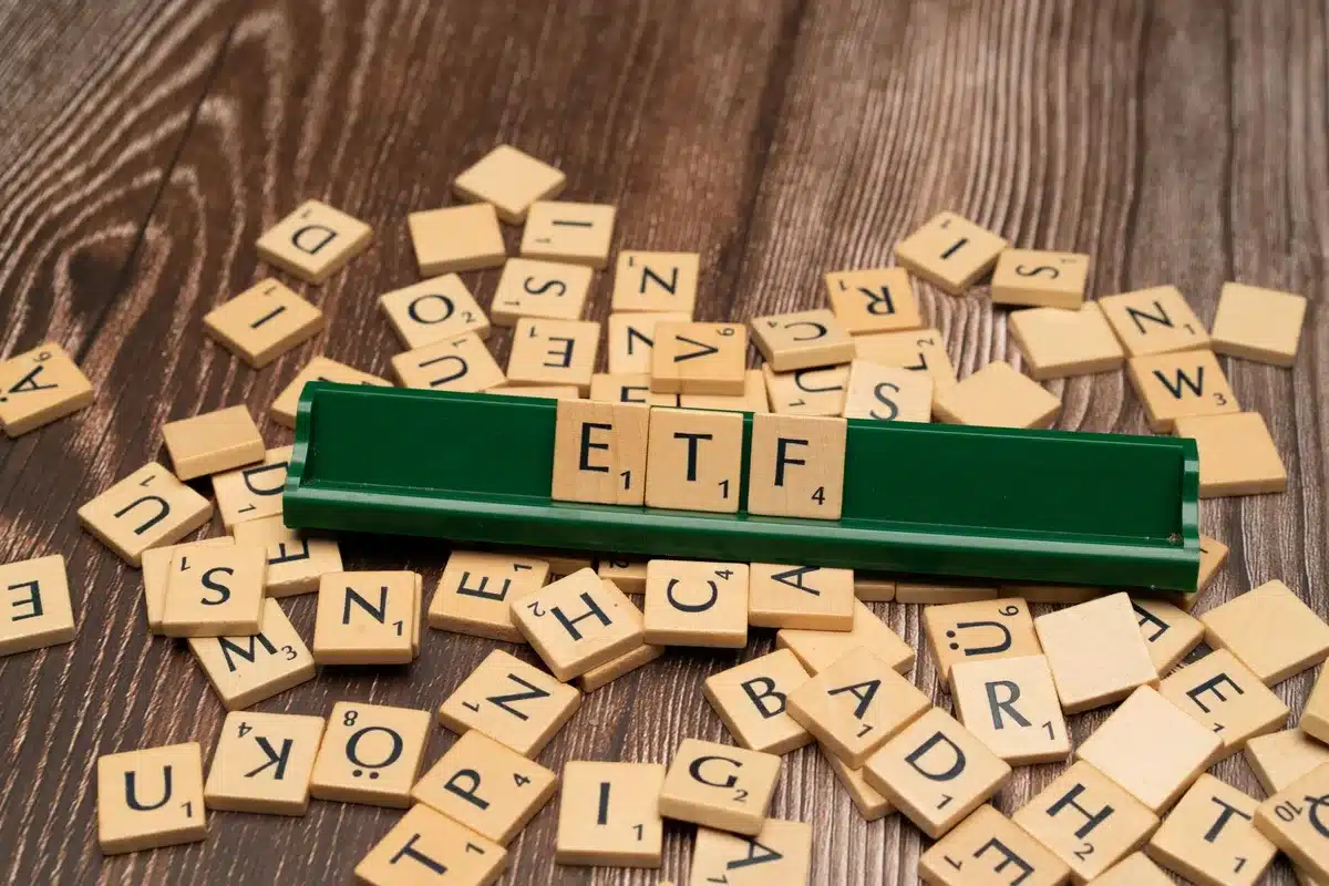 Interface de plateforme d'échange crypto affichant les flux d'entrée ETF