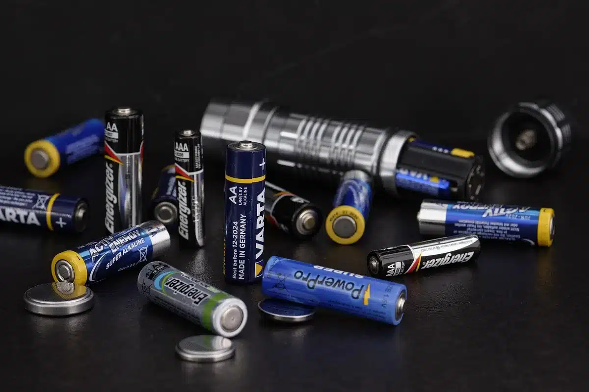 Batterie de stockage d'électricité domestique avec gestion intelligente de l'énergie