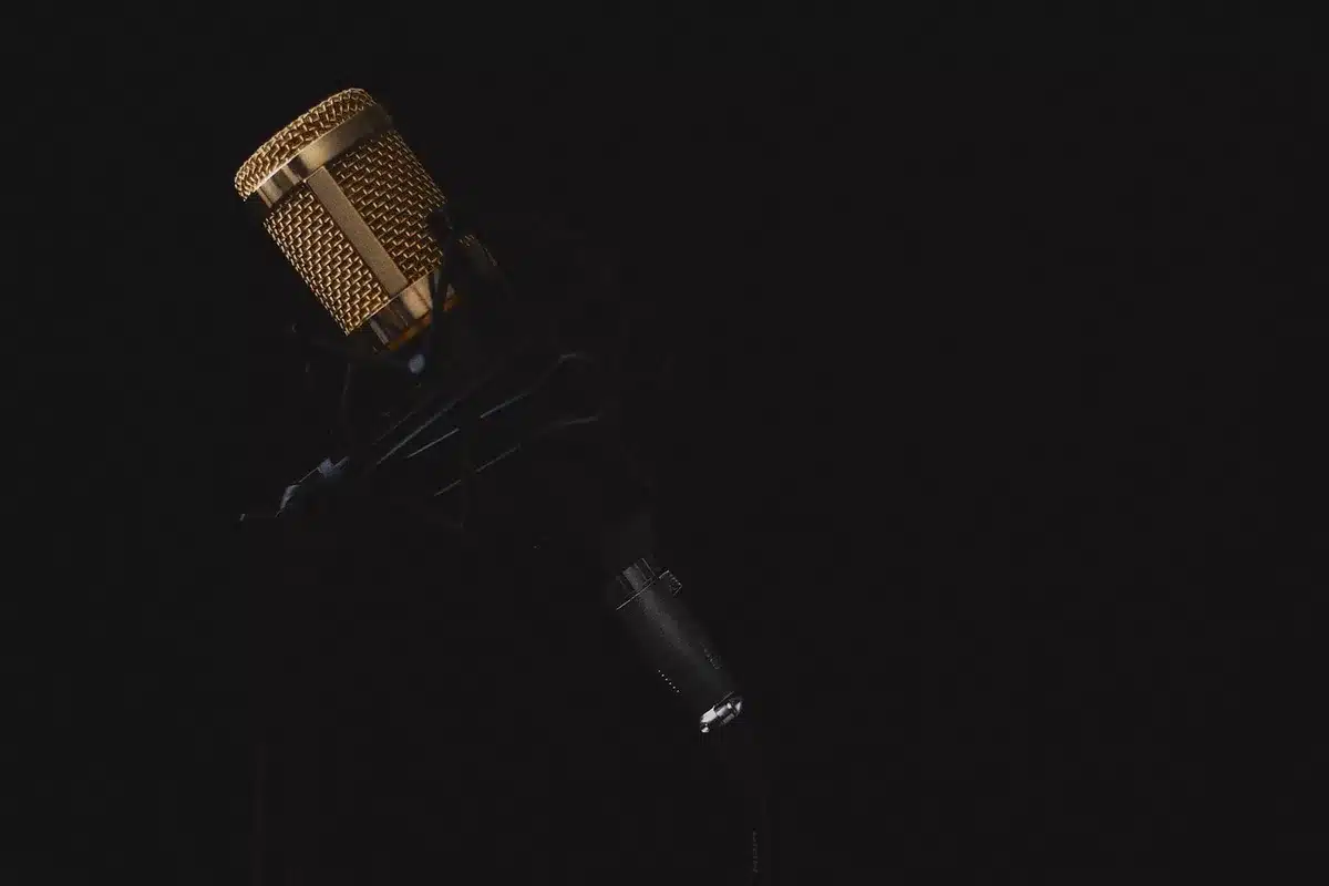 Écouteurs true wireless dans un environnement d'écoute professionnel