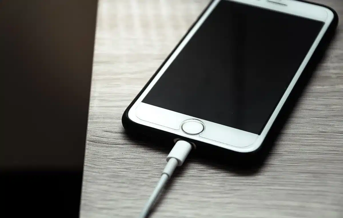 Montre connectée affichant le niveau de batterie sur plusieurs jours