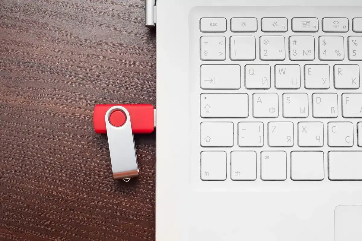 Écran d'installation d'une distribution Linux sur un ordinateur portable