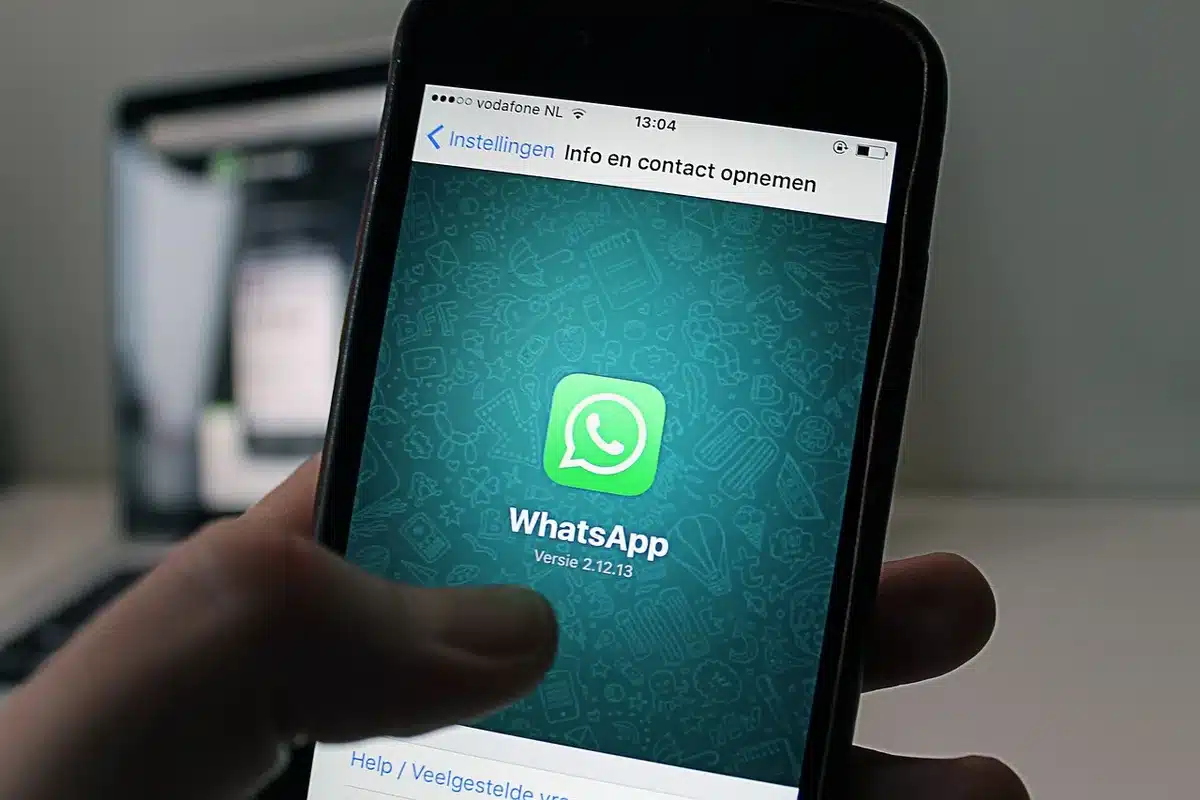 Téléchargement d'un modèle sur smartphone via Wi‑Fi