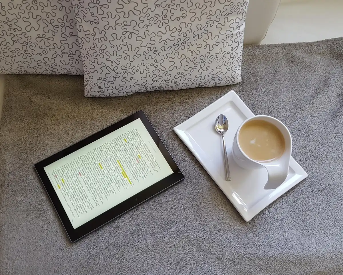 Téléchargement de chapitres manga sur une tablette pour lecture hors ligne