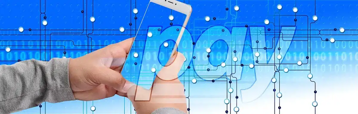 Interface d'un wallet mobile affichant un portefeuille crypto et options de paiement